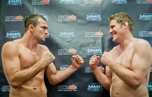 Kym Robinson vs Daniel Kelly Weigh-in